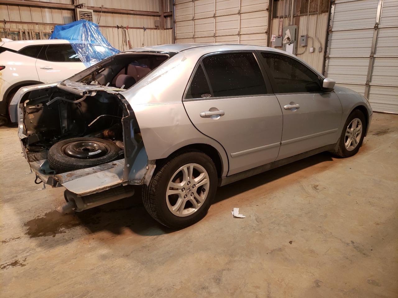 Image 3 of 2003 HONDA ACCORD LX 2003 with VIN JHMCM55313C025301