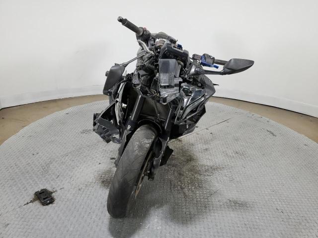 Obraz 2 z 2022 YAMAHA YZFR7  2022 z VIN JYARM38Y8NA000767