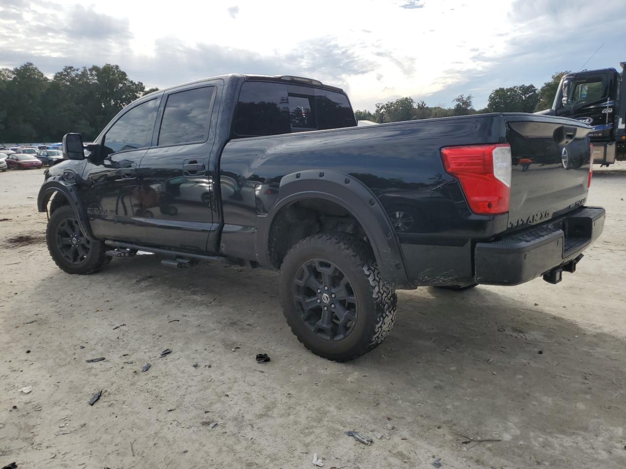 Obraz 2 z 2018 NISSAN TITAN XD SL 2018 z VIN 1N6BA1F48JN516422