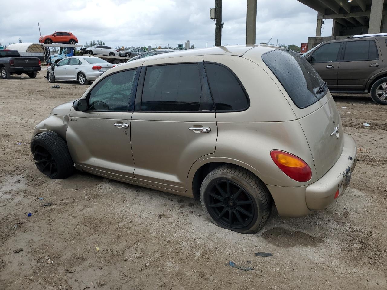 Image 2 of 2004 CHRYSLER PT CRUISER  2004 with VIN 3C4FY48BX4T268305