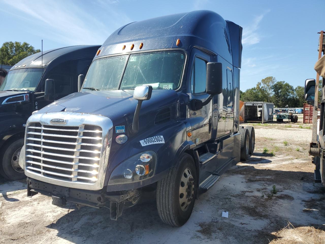 Изображение 2 2016 FREIGHTLINER CASCADIA 113  2016 с VIN 3AKJGHDVXGSHJ0228