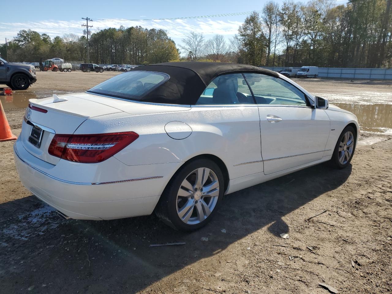 Obraz 3 z 2012 MERCEDES-BENZ E 350 2012 z VIN WDDKK5KF6CF153829