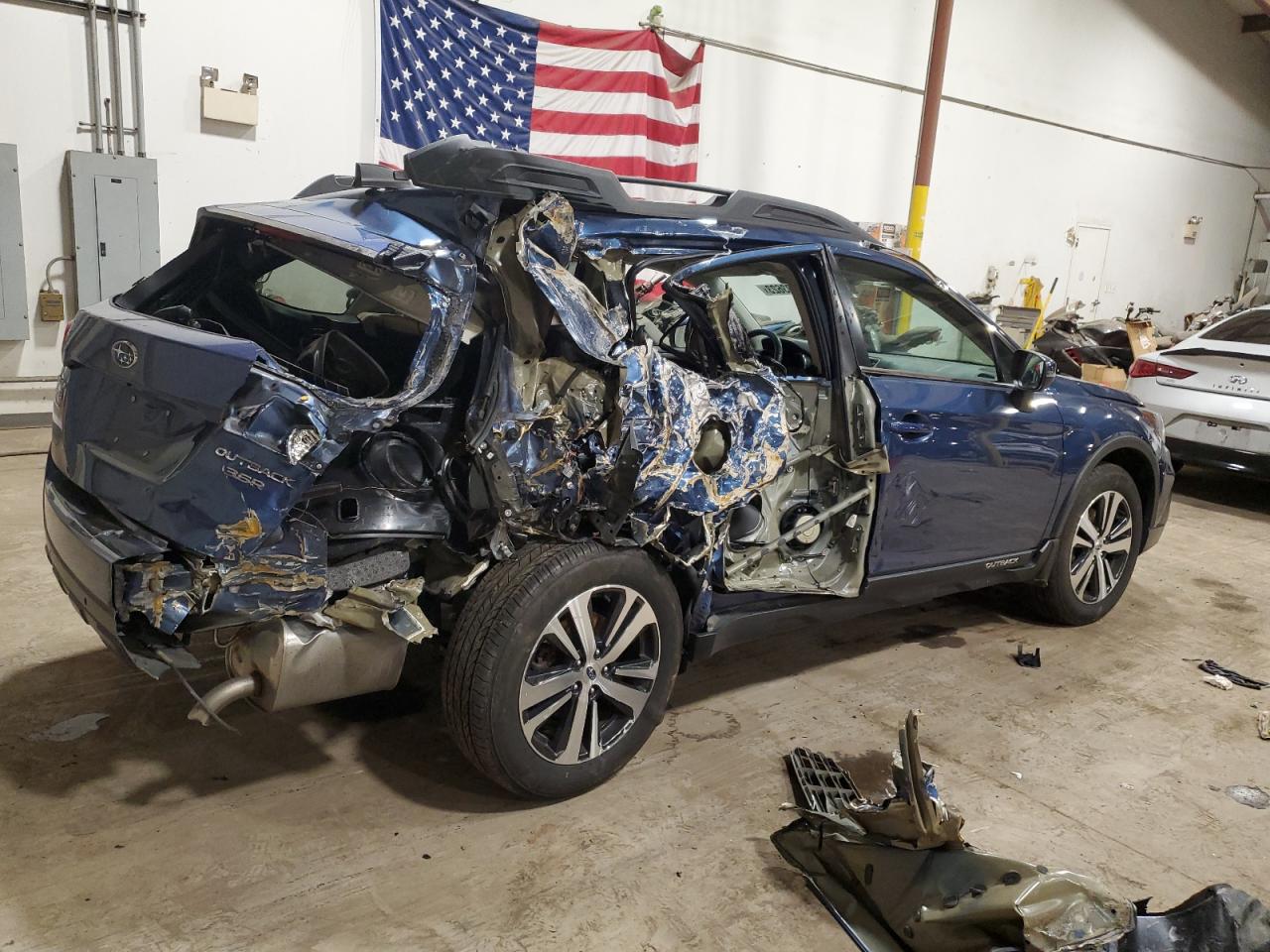 Image 3 of 2019 SUBARU OUTBACK 3.6R LIMITED 2019 with VIN 4S4BSENC6K3310847