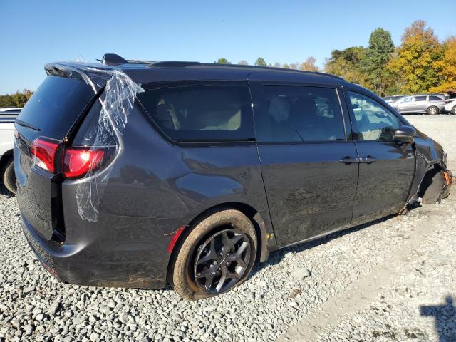Image 3 of 2019 CHRYSLER PACIFICA LIMITED 2019 with VIN 2C4RC1GG6KR721021