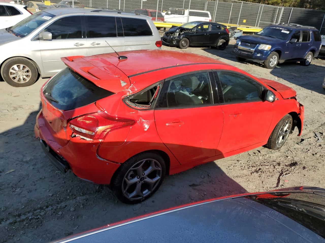 Image 3 of 2017 FORD FOCUS ST 2017 with VIN 1FADP3L9XHL288957