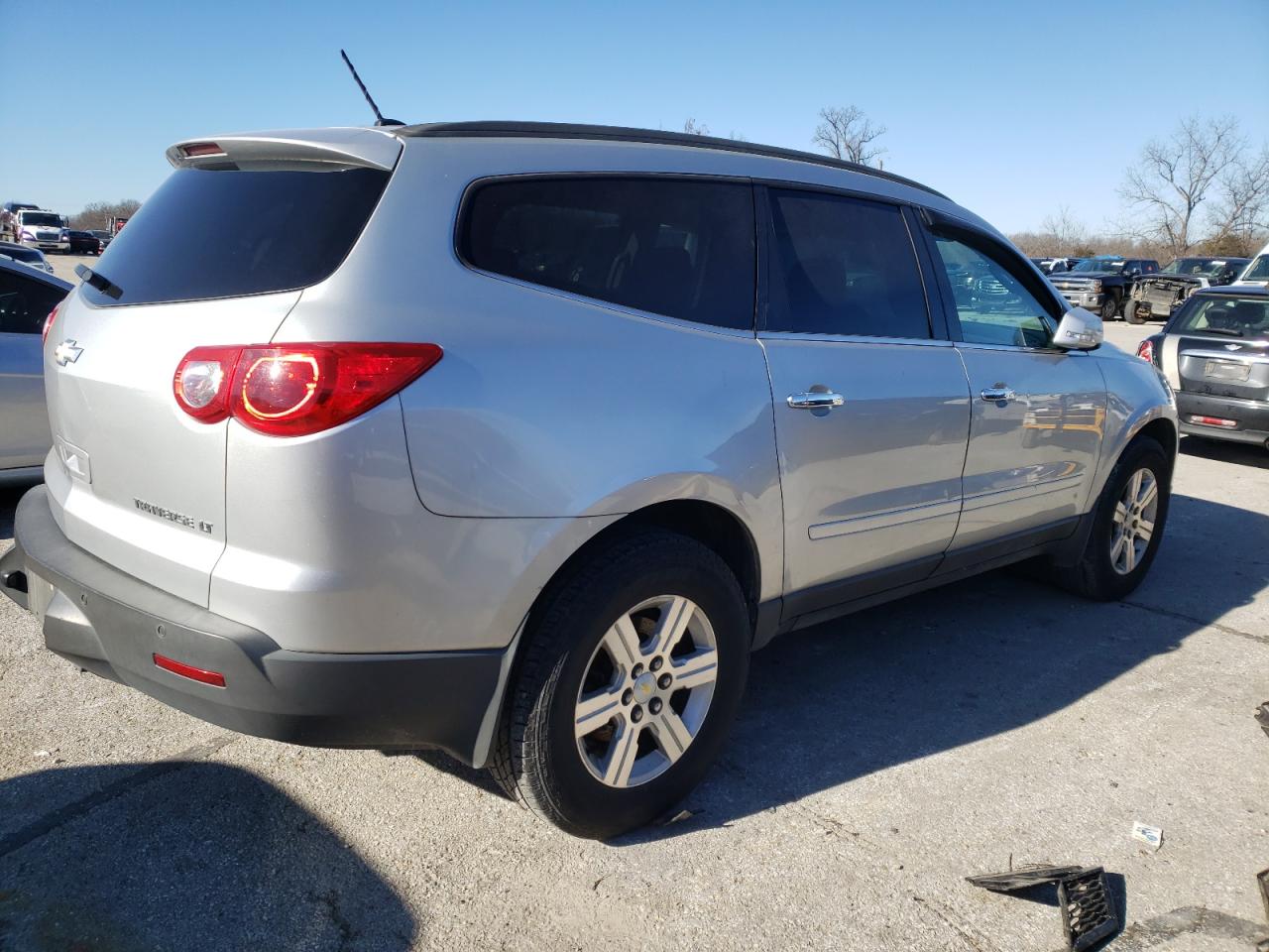 Image 3 of 2010 CHEVROLET TRAVERSE LT 2010 with VIN 1GNLVFED9AJ260557