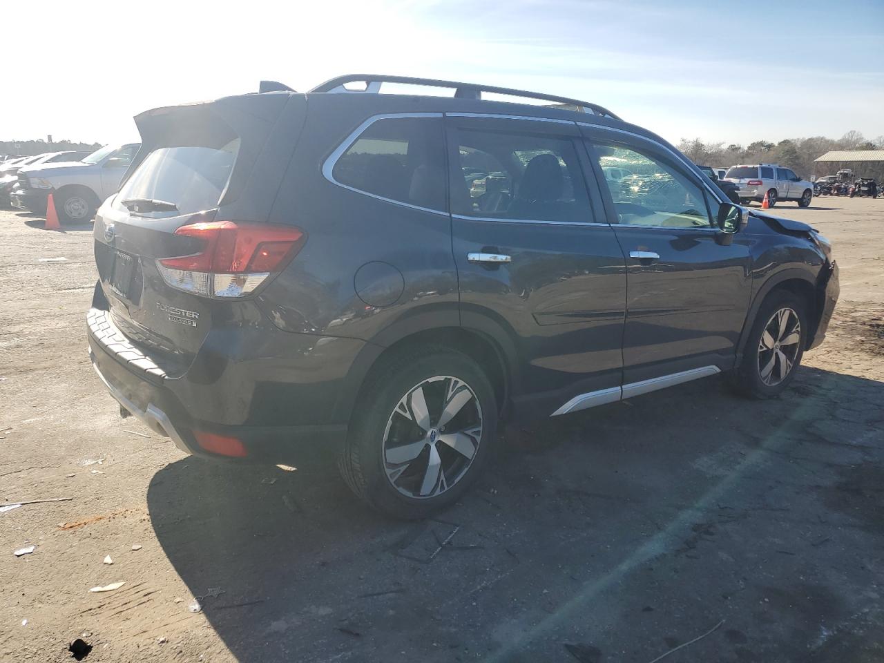 Image 3 of 2019 SUBARU FORESTER TOURING 2019 with VIN JF2SKAWCXKH548846
