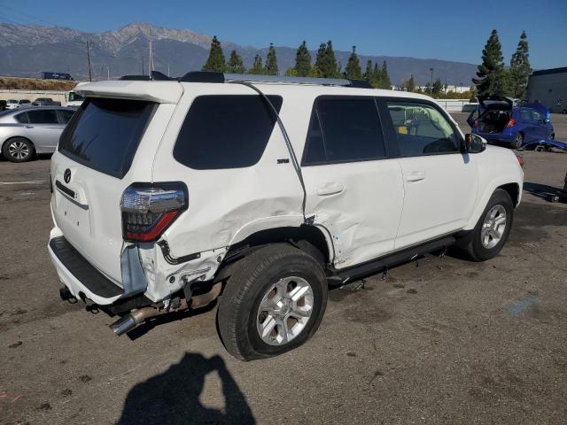 Obraz 3 z 2021 TOYOTA 4RUNNER SR5 2021 z VIN JTEFU5JR0M5245670