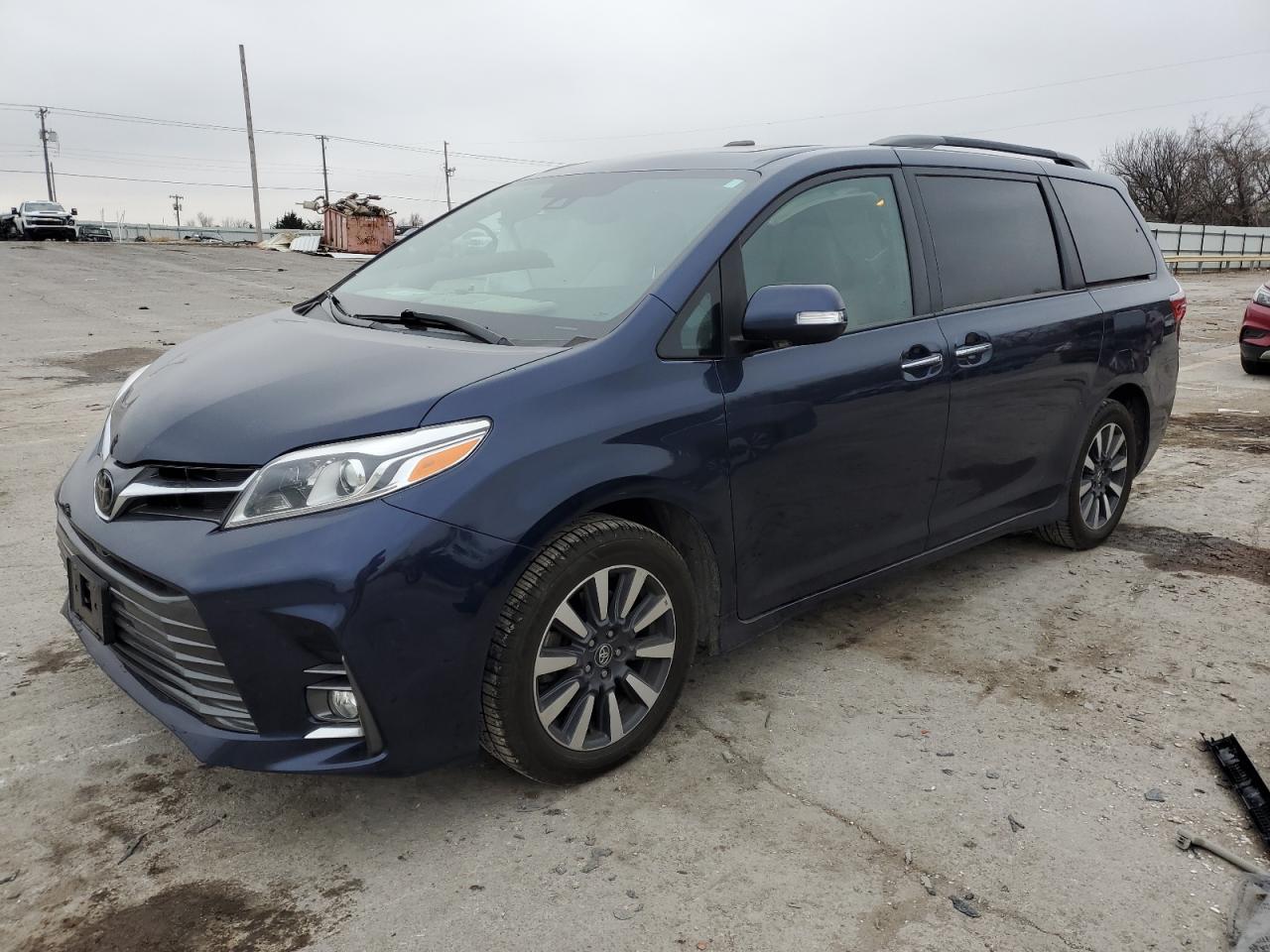 2020 TOYOTA SIENNA XLE 2020 image