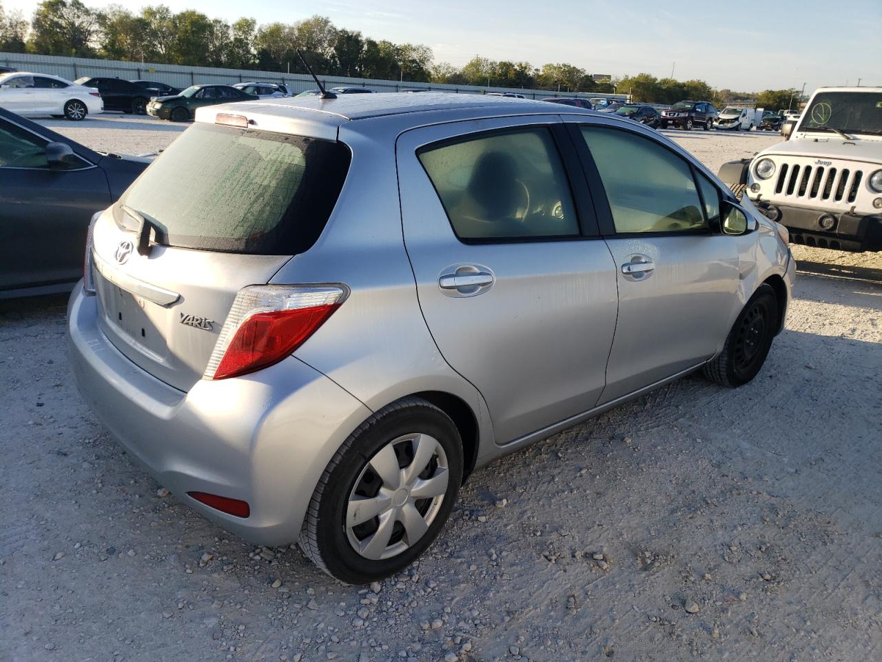 Изображение 3 2014 TOYOTA YARIS 2014 с VIN JTDKTUD34ED596869