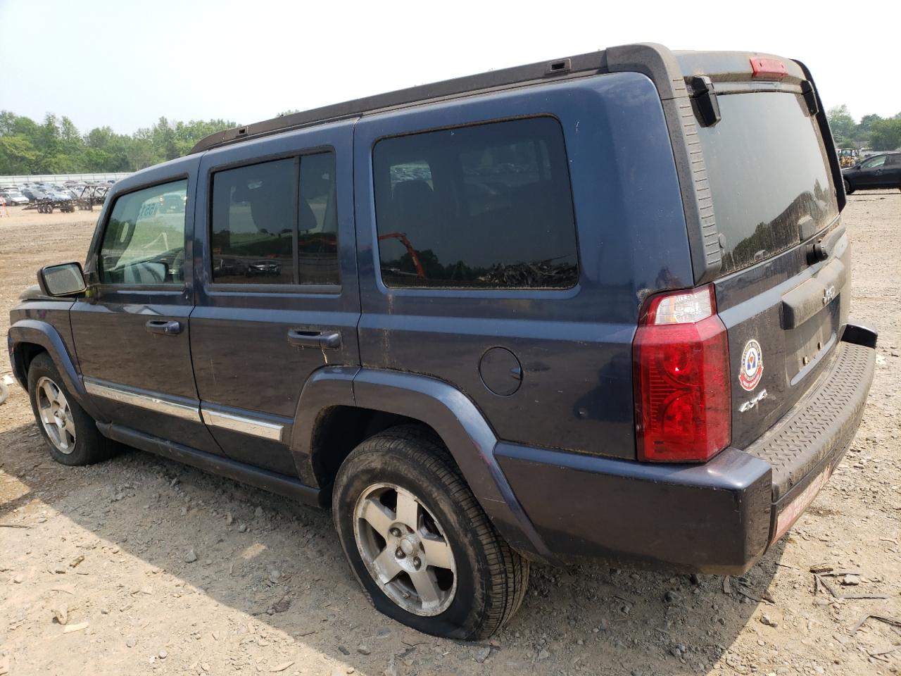 Obraz 2 z 2010 JEEP COMMANDER SPORT 2010 z VIN 1J4RG4GK1AC121857