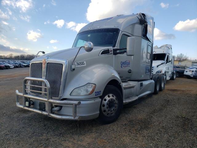 Image 2 of 2017 KENWORTH CONSTRUCTION T680 2017 with VIN 1XKYD49X9HJ132571
