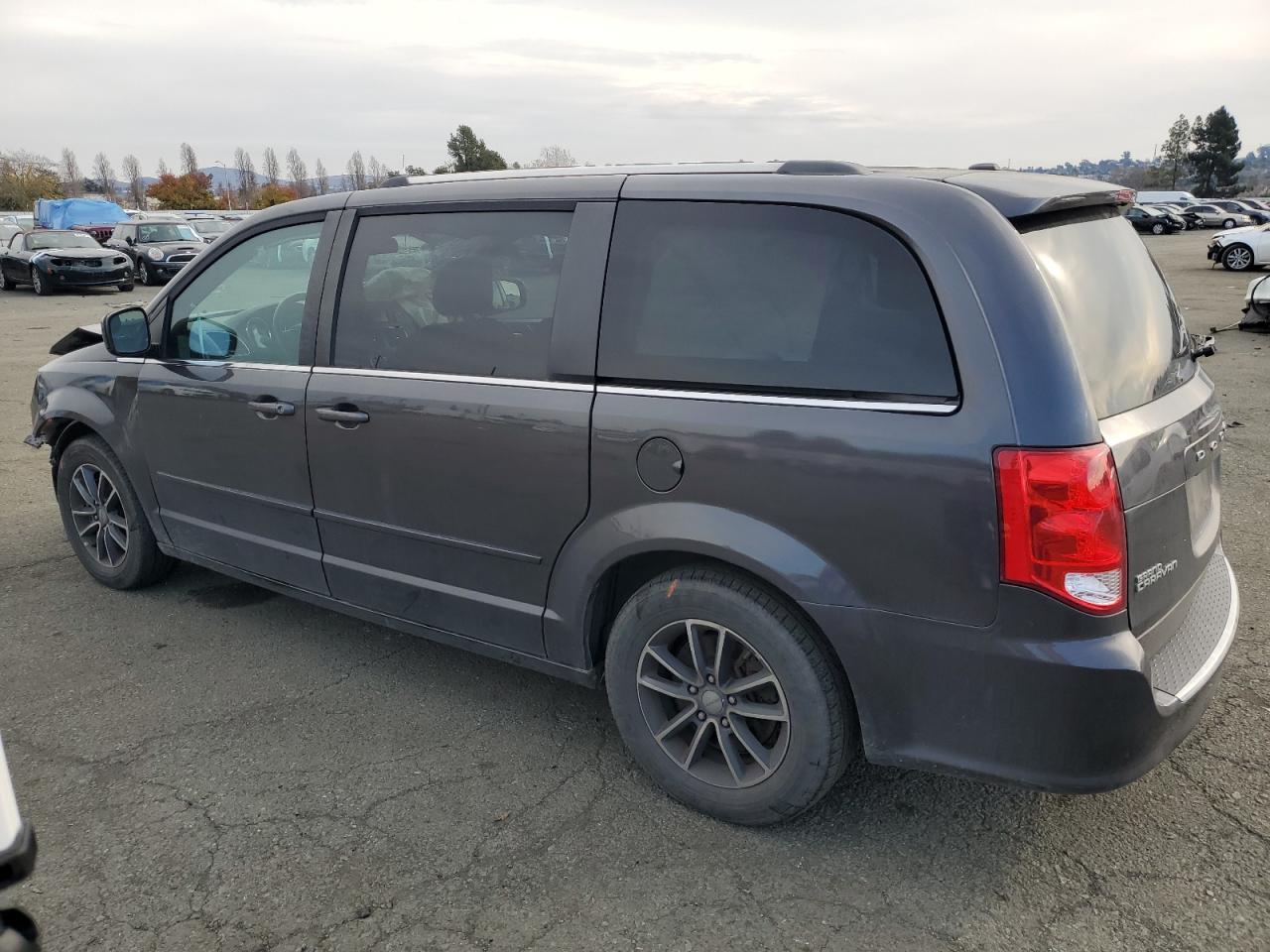 Изображение 2 2017 DODGE GRAND CARAVAN SXT 2017 с VIN 2C4RDGCG7HR685810