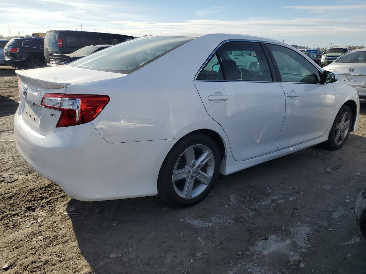 Obraz 3 z 2014 TOYOTA CAMRY L 2014 z VIN 4T1BF1FK3EU370442