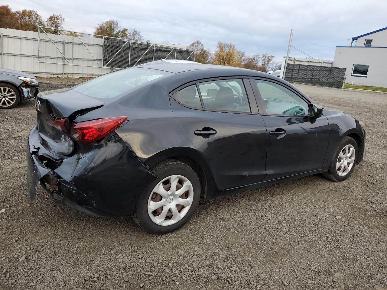 Image 3 of 2015 MAZDA 3 SPORT 2015 with VIN 3MZBM1U77FM149115