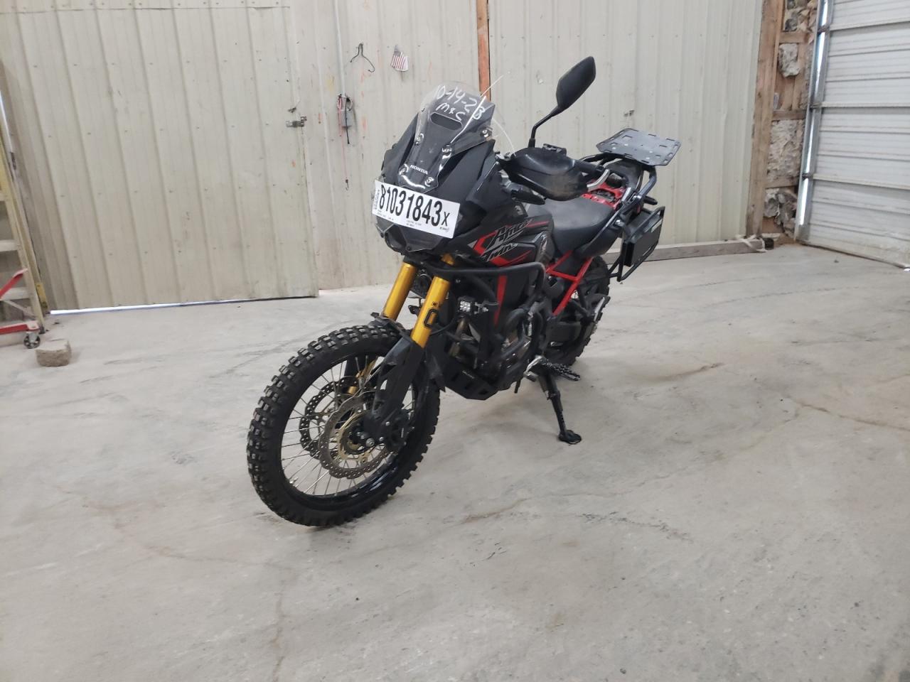 Image 2 of 2020 HONDA CRF1100 A 2020 with VIN JH2SD1010LK000012