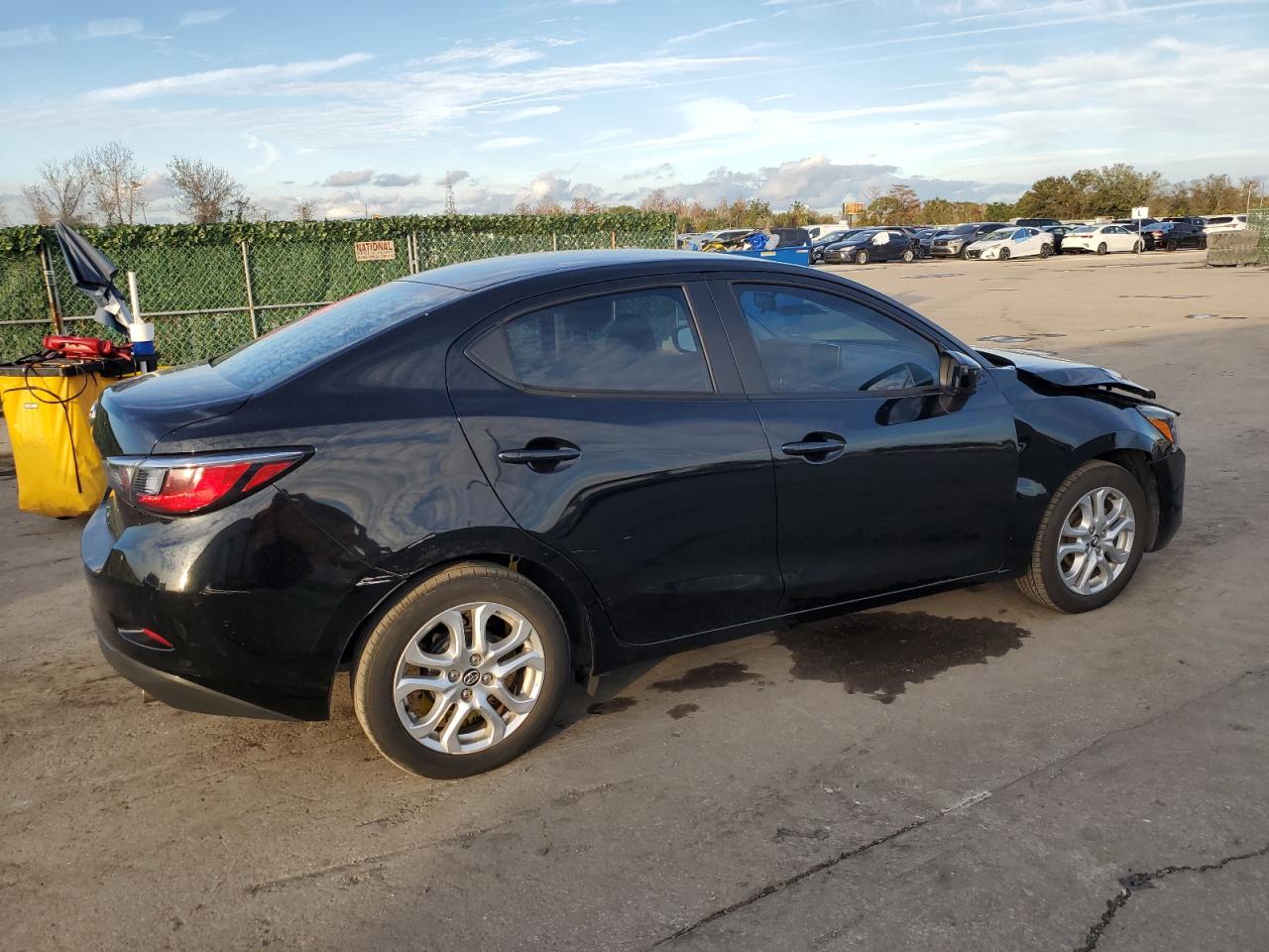 Image 3 of 2017 TOYOTA YARIS IA  2017 with VIN 3MYDLBYV0HY190146