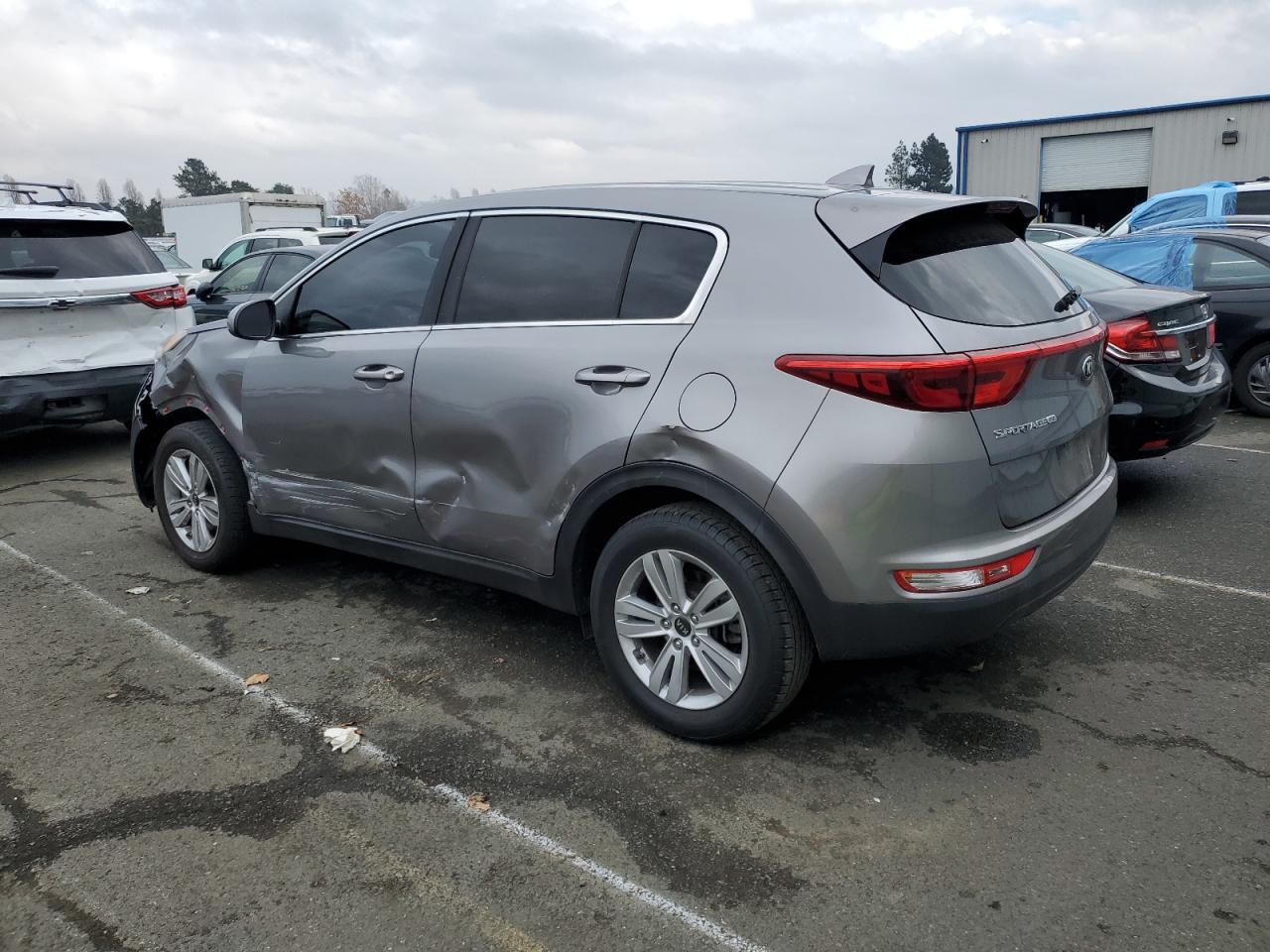 Image 2 of 2019 KIA SPORTAGE LX 2019 with VIN KNDPM3AC0K7513207