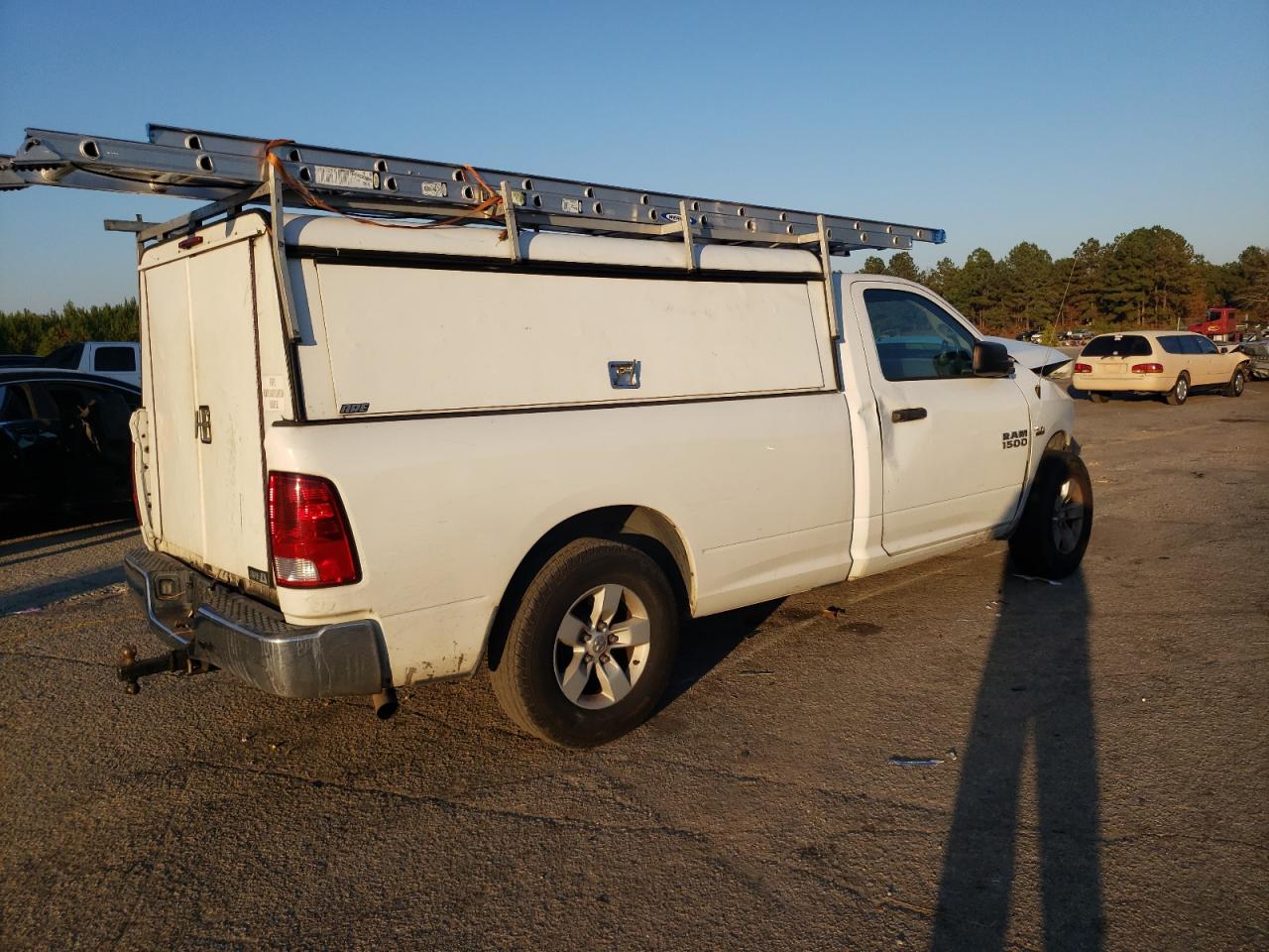 Image 3 of 2016 RAM 1500 ST 2016 with VIN 3C6JR6DT3GG255658