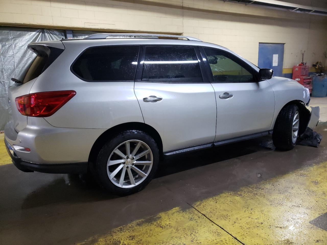 Obraz 3 z 2018 NISSAN PATHFINDER S 2018 z VIN 5N1DR2MM7JC644218
