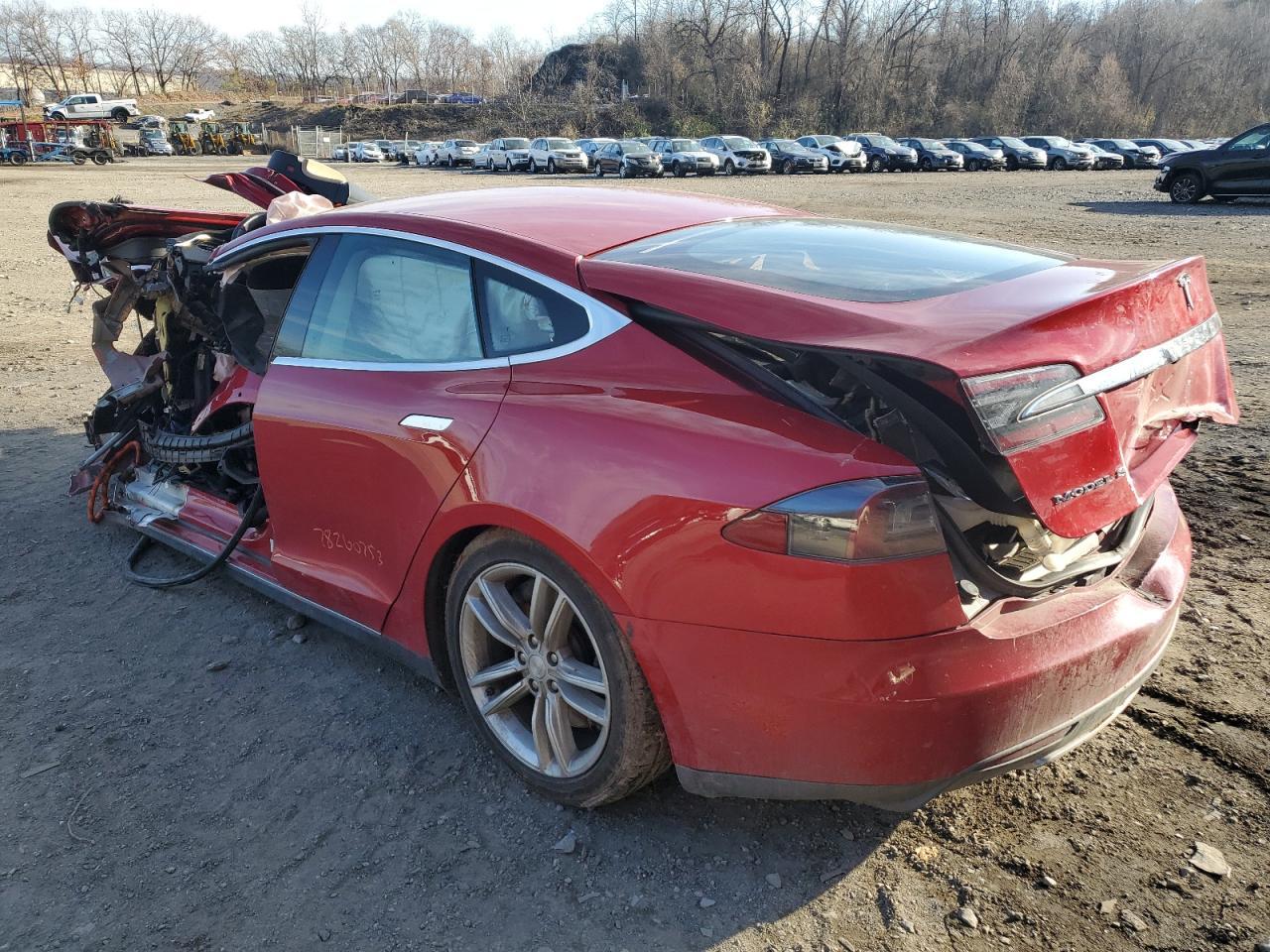Obraz 2 z 2015 TESLA MODEL S 70D 2015 z VIN 5YJSA1S26FF085513