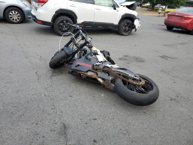 Image 3 of 2018 HONDA CBR1000 RR 2018 with VIN JH2SC7715JK100096