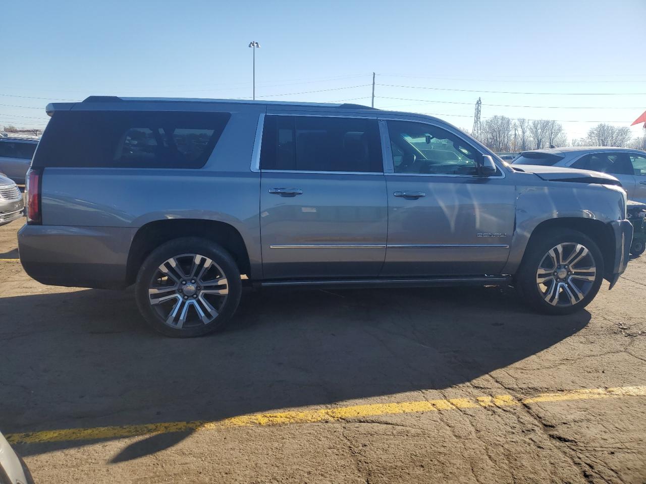 Изображение 3 2018 GMC YUKON XL DENALI 2018 с VIN 1GKS2HKJ9JR305585