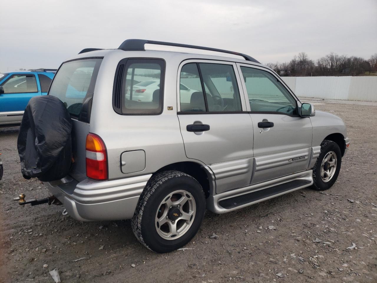 Obraz 3 z 2001 CHEVROLET TRACKER LT 2001 z VIN 2CNBJ634616913809