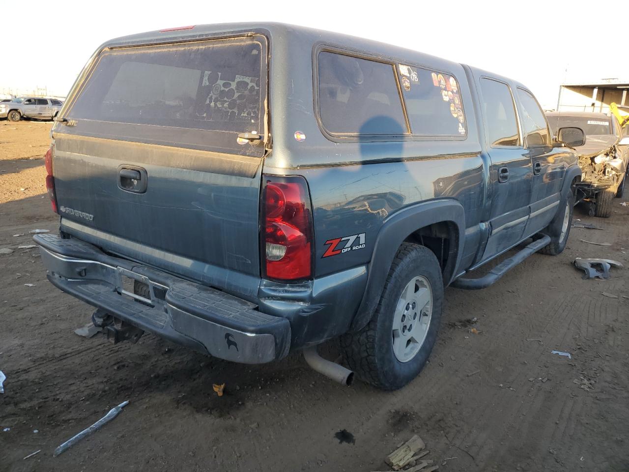 Image 3 of 2006 CHEVROLET SILVERADO K1500 2006 with VIN 2GCEK13Z761355955
