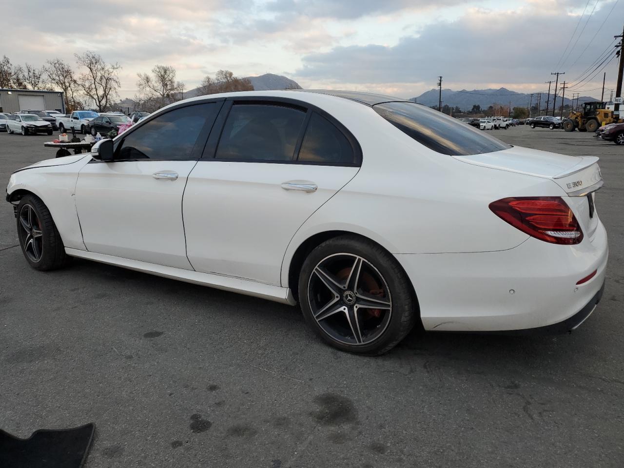 Изображение 2 2018 MERCEDES-BENZ E 300 2018 с VIN WDDZF4JB3JA468433