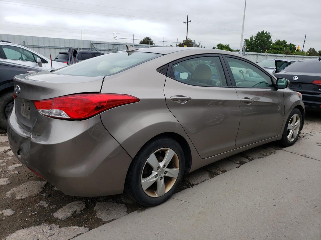 Obraz 3 z 2013 HYUNDAI ELANTRA GLS 2013 z VIN 5NPDH4AE8DH197360