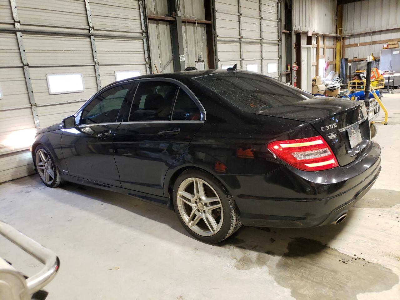 Obraz 2 z 2013 MERCEDES-BENZ C 300 4MATIC 2013 z VIN WDDGF8AB7DR265419