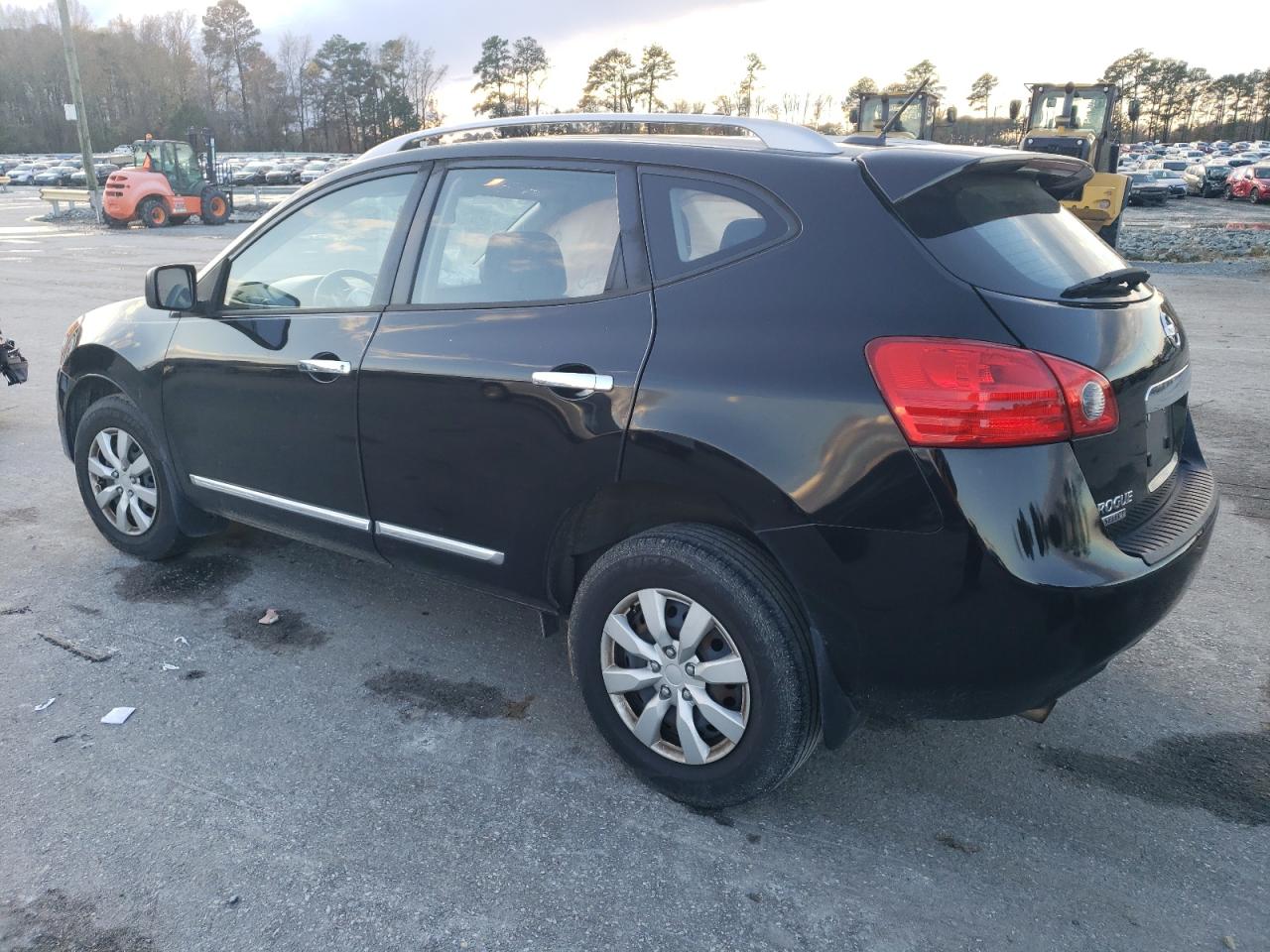 Image 2 of 2015 NISSAN ROGUE SELECT S 2015 with VIN JN8AS5MV8FW260870