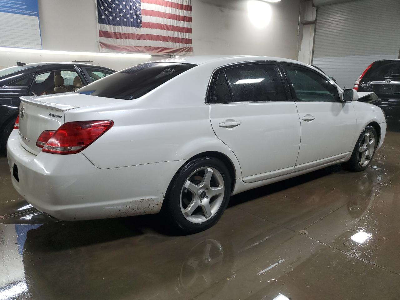Image 3 of 2005 TOYOTA AVALON XL 2005 with VIN 4T1BK36BX5U004839