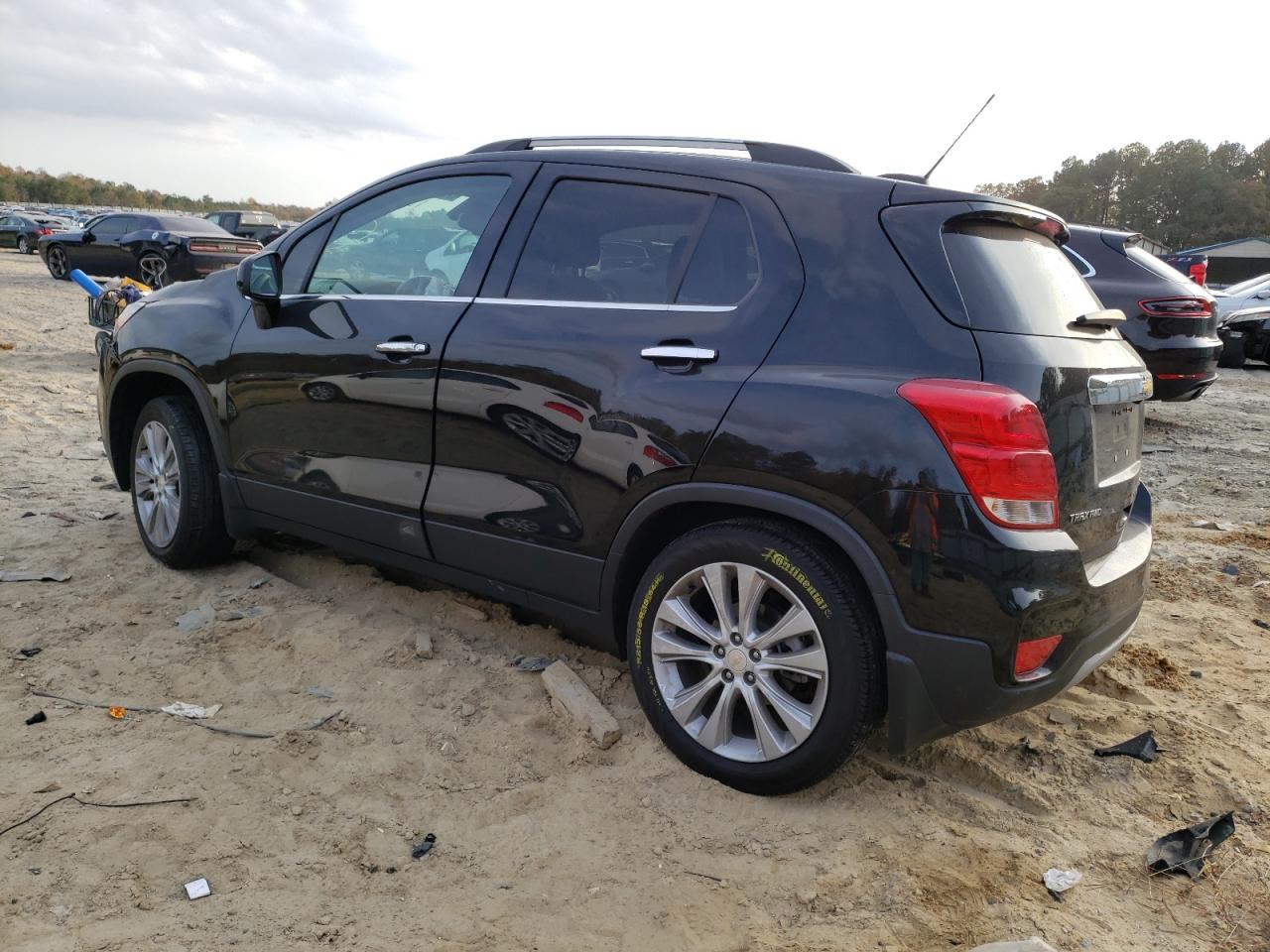 Image 2 of 2019 CHEVROLET TRAX PREMIER 2019 with VIN 3GNCJRSB5KL371410