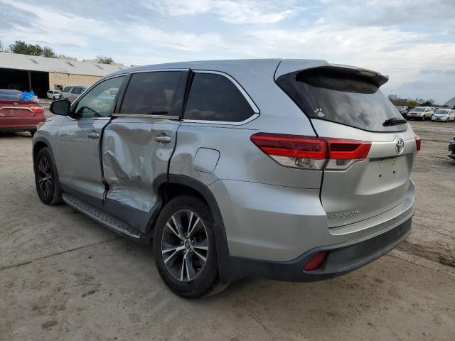 Image 2 of 2019 TOYOTA HIGHLANDER LE 2019 with VIN 5TDZARFH5KS051371