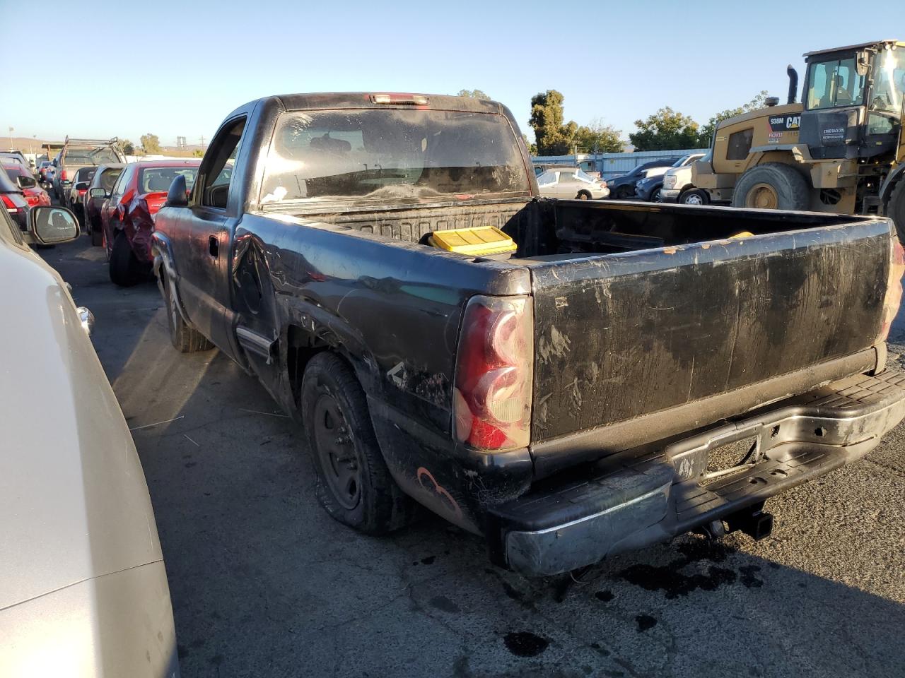 Image 2 of 2004 CHEVROLET SILVERADO C1500 2004 with VIN 1GCEC14T94Z152657