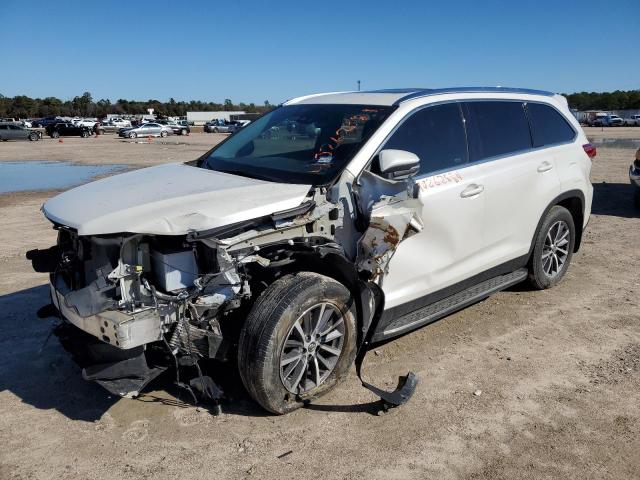 Image 1 of 2019 TOYOTA HIGHLANDER SE 2019 with VIN 5TDKZRFH9KS563242