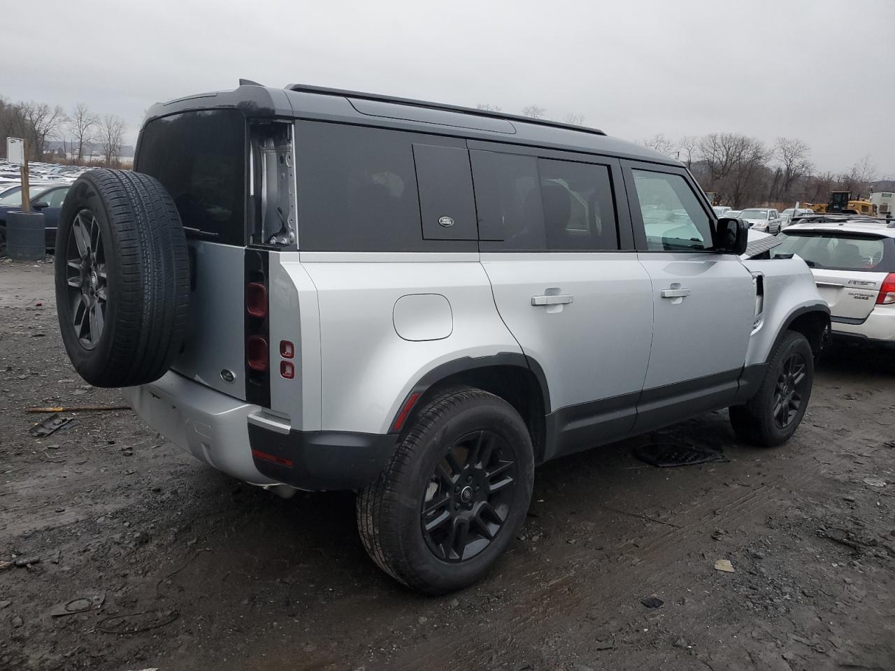 Image 3 of 2023 LAND ROVER DEFENDER 110 S 2023 with VIN SALEJ7EX7P2189271