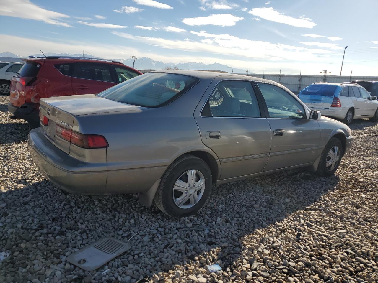 Obraz 3 z 1999 TOYOTA CAMRY CE 1999 z VIN 4T1BG22K6XU490750