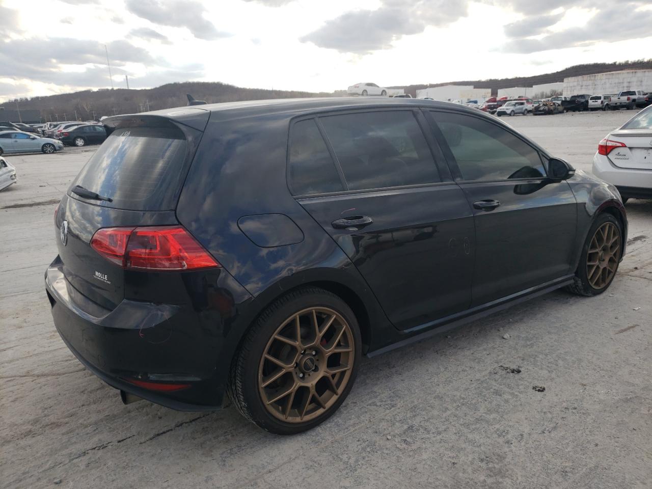 Obraz 3 z 2017 VOLKSWAGEN GTI S 2017 z VIN 3VW4T7AUXHM016604