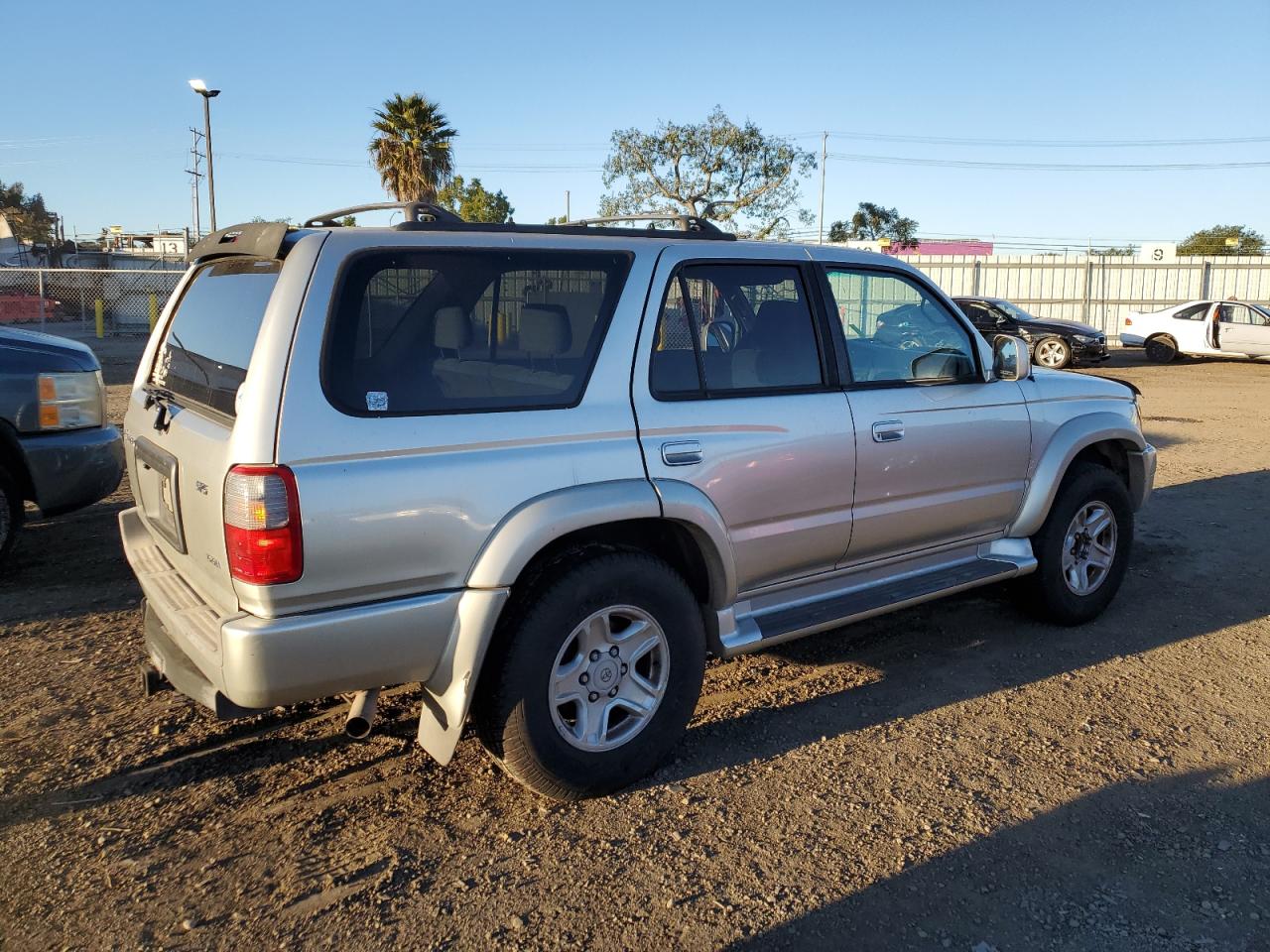 Obraz 3 z 2000 TOYOTA 4RUNNER SR5 2000 z VIN JT3GN86R0Y0155992