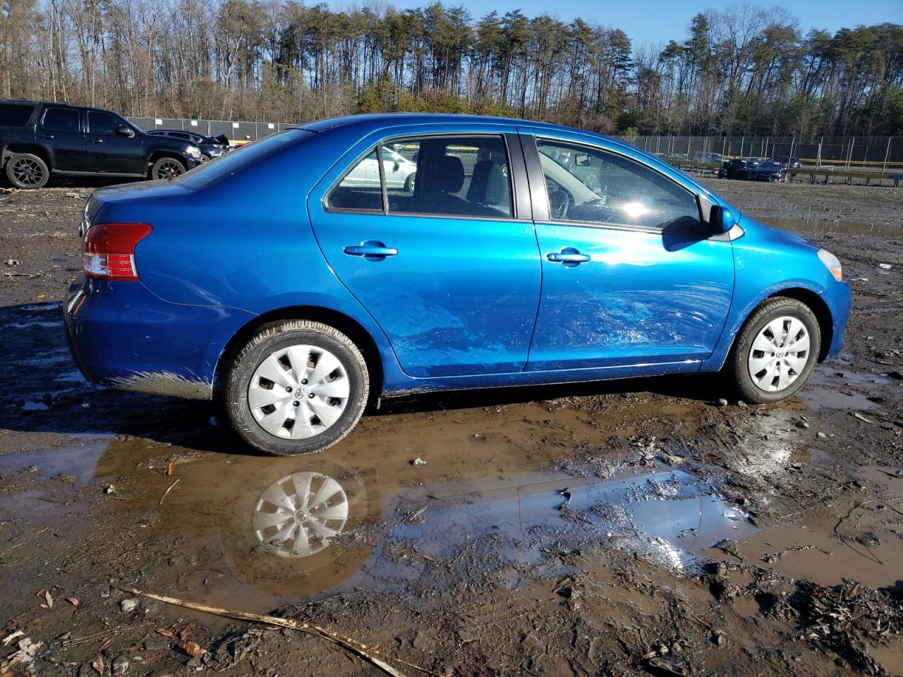 Image 3 of 2009 TOYOTA YARIS  2009 with VIN JTDBT903394060200