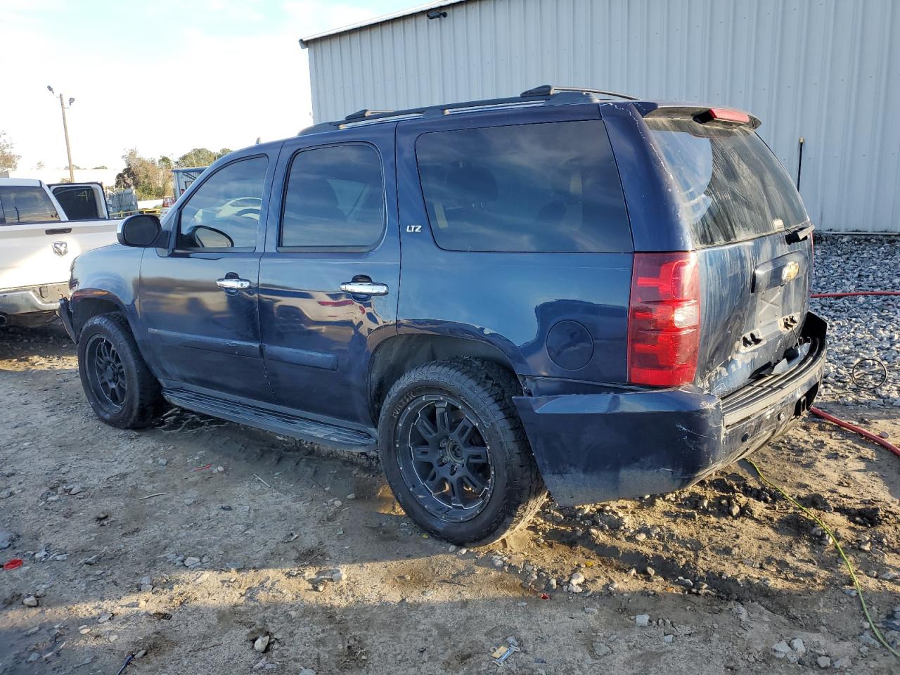 Image 2 of 2008 CHEVROLET TAHOE C1500 2008 with VIN 1GNFC13J68R123800