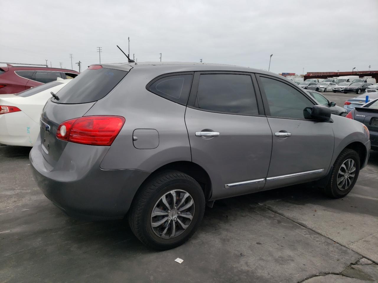 Image 3 of 2013 NISSAN ROGUE S 2013 with VIN JN8AS5MT7DW035500