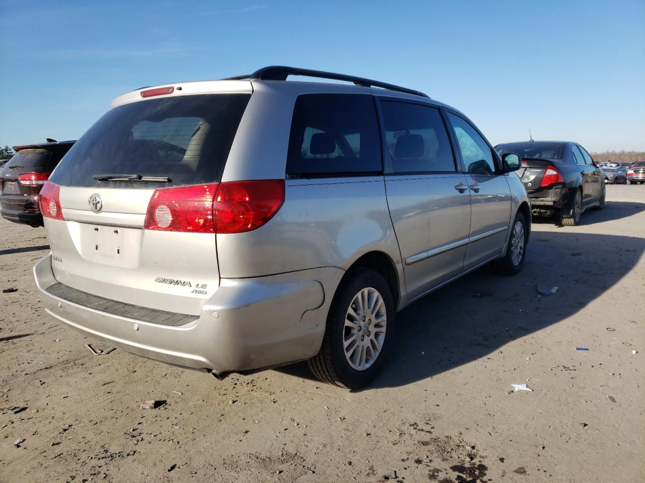Image 3 of 2008 TOYOTA SIENNA LE 2008 with VIN 5TDBK23C08S012923