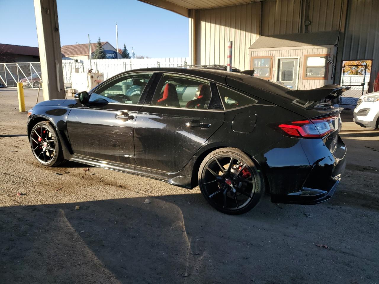 Image 2 of 2023 HONDA CIVIC TYPE-R 2023 with VIN JHMFL5G4XPX001986