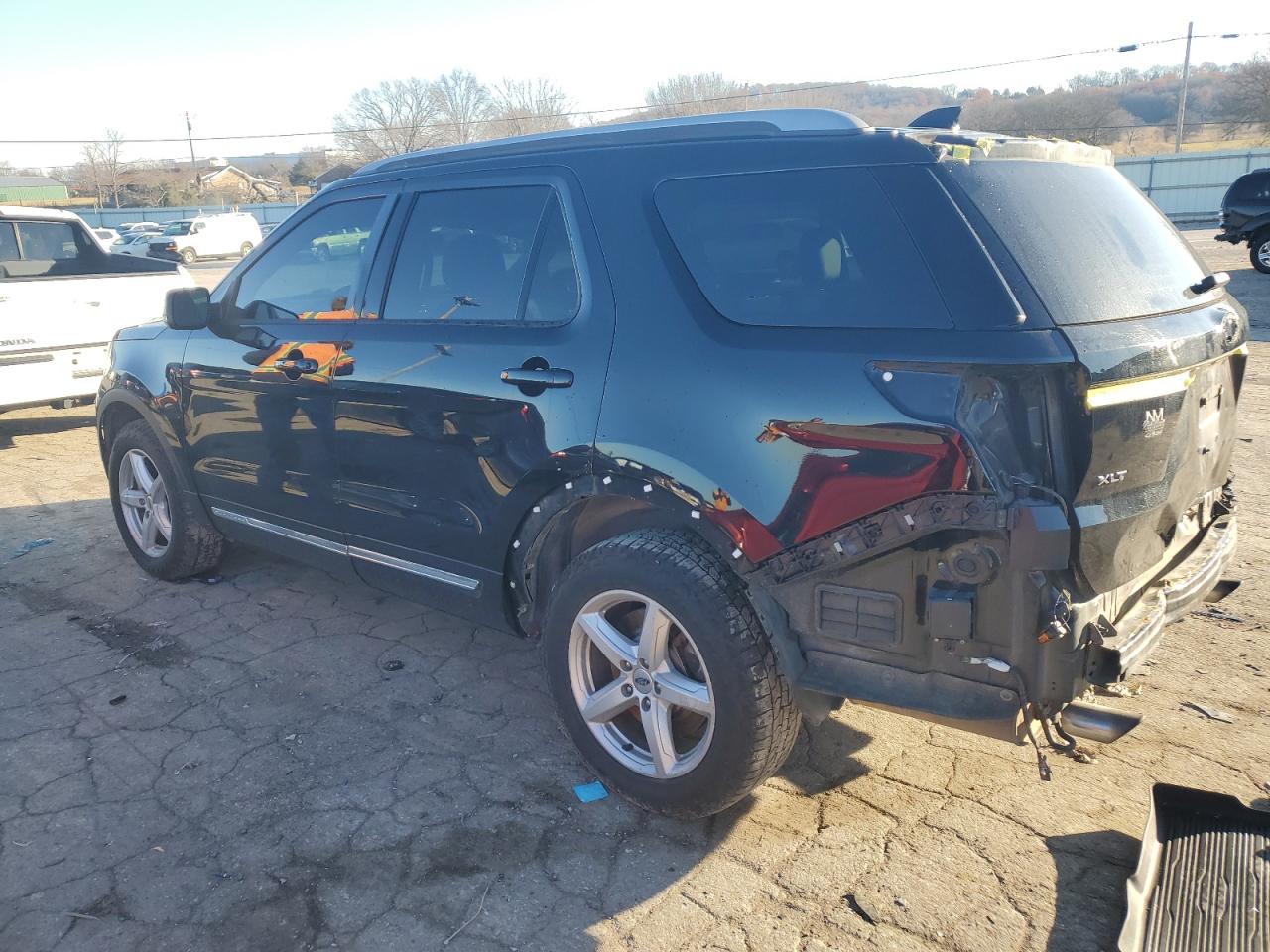 Изображение 2 2017 FORD EXPLORER XLT 2017 с VIN 1FM5K8DHXHGC10134