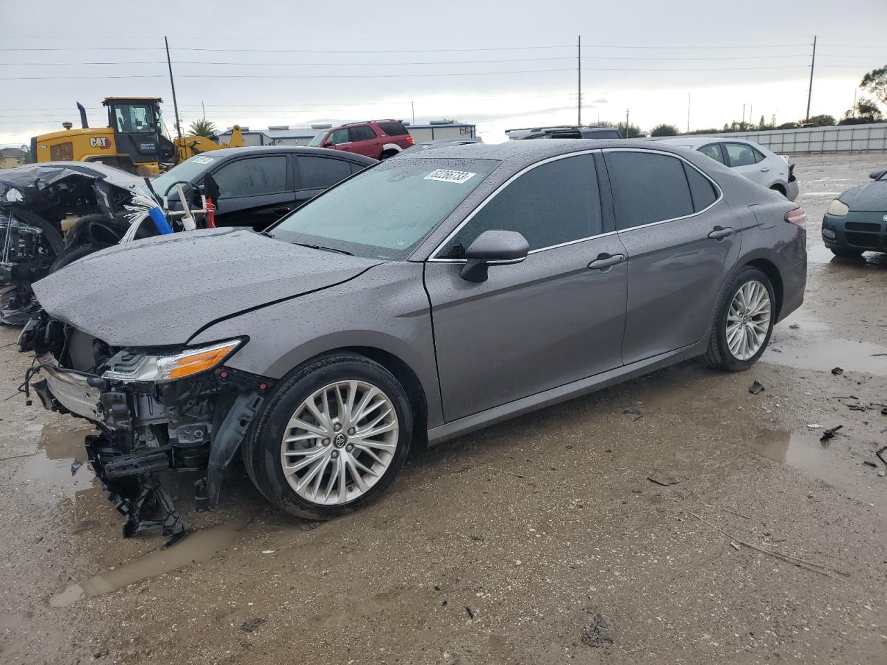 Obraz 1 z 2018 TOYOTA CAMRY L 2018 z VIN 4T1B11HK8JU044450