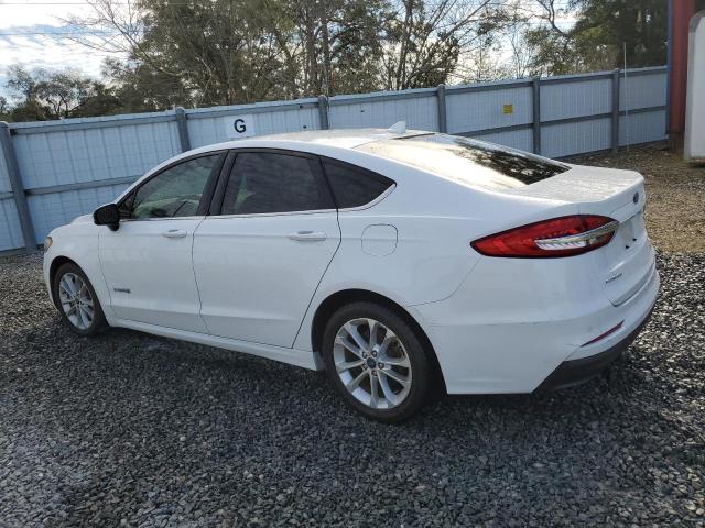 Image 2 of 2019 FORD FUSION SE 2019 with VIN 3FA6P0LU2KR152214